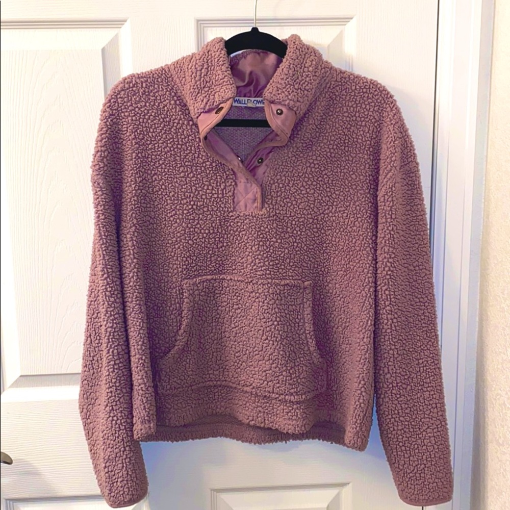 Pullover sweatshirt